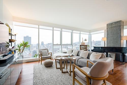 Living room - 2501-1155 Rue De La Montagne, Montréal (Ville-Marie), QC - Indoor Photo Showing Living Room