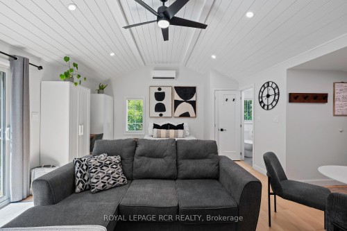 794008 3Rd Line, Mono, ON - Indoor Photo Showing Living Room