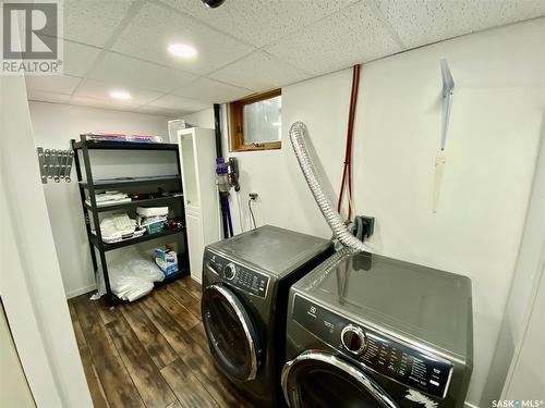 837 Prospect Avenue, Oxbow, SK - Indoor Photo Showing Laundry Room