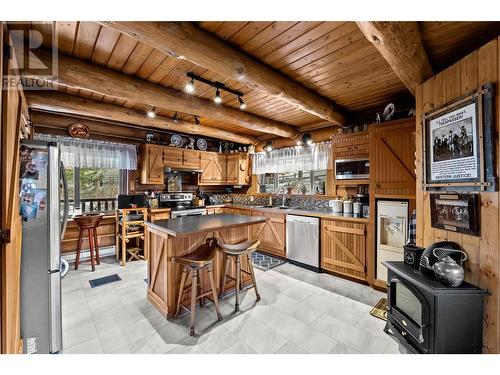 1190 Tomlin Road, Cache Creek, BC - Indoor Photo Showing Kitchen
