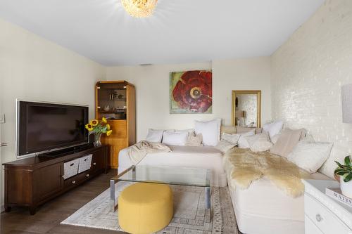 2286 Carmi Road, Penticton, BC - Indoor