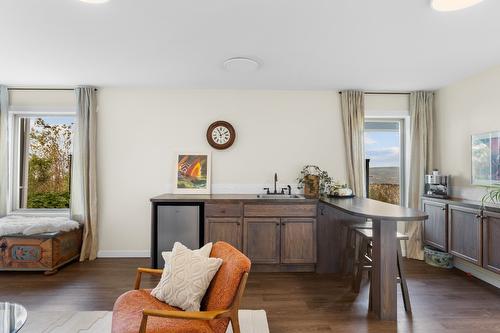 2286 Carmi Road, Penticton, BC - Indoor