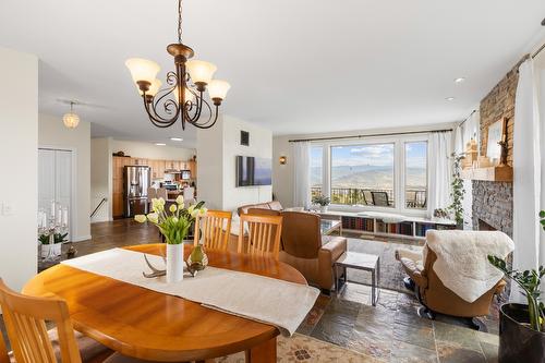 2286 Carmi Road, Penticton, BC - Indoor Photo Showing Dining Room