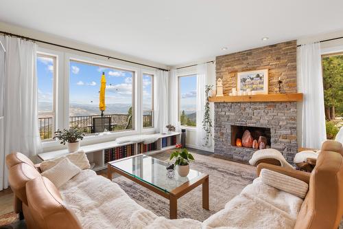 2286 Carmi Road, Penticton, BC - Indoor Photo Showing Living Room With Fireplace