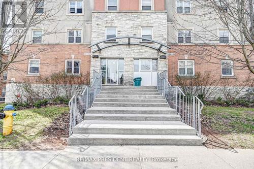 504 - 261 Lester Street, Waterloo, ON - Outdoor