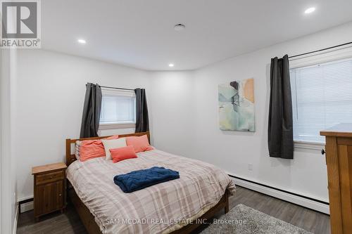 2177 Lakeshore Road, Burlington, ON - Indoor Photo Showing Bedroom
