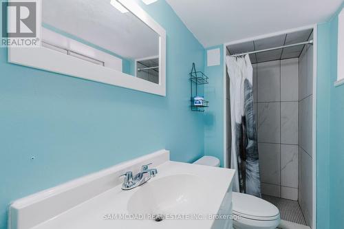 2177 Lakeshore Road, Burlington, ON - Indoor Photo Showing Bathroom