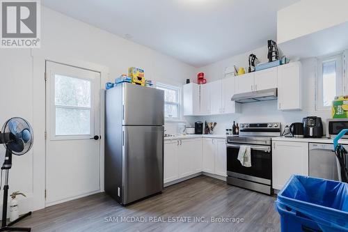 2177 Lakeshore Road, Burlington, ON - Indoor Photo Showing Kitchen