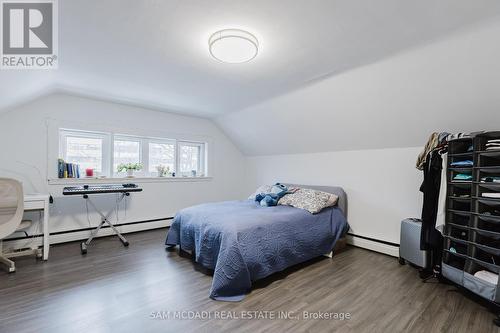 2177 Lakeshore Road, Burlington, ON - Indoor Photo Showing Bedroom