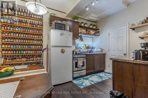 2177 Lakeshore Road, Burlington, ON - Indoor Photo Showing Kitchen