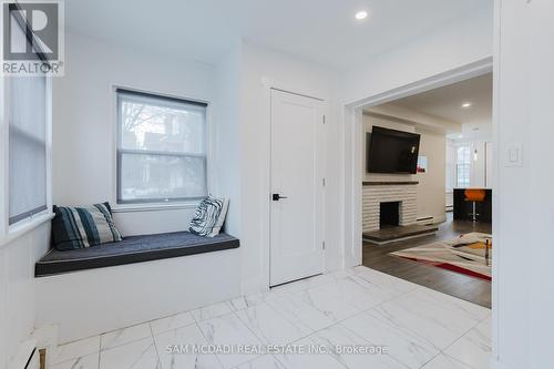 2177 Lakeshore Road, Burlington, ON - Indoor Photo Showing Other Room