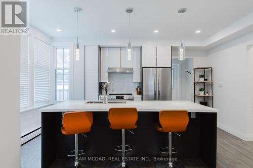2177 Lakeshore Road, Burlington, ON - Indoor Photo Showing Kitchen With Upgraded Kitchen