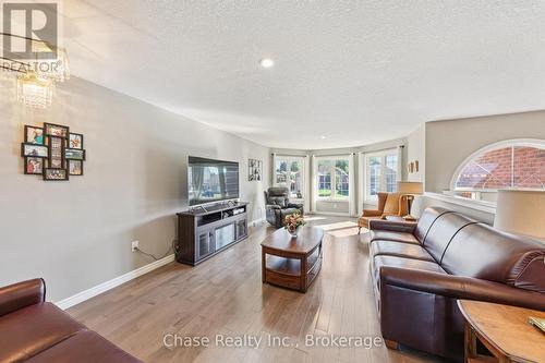 18 St Amant Road, Penetanguishene, ON - Indoor Photo Showing Living Room
