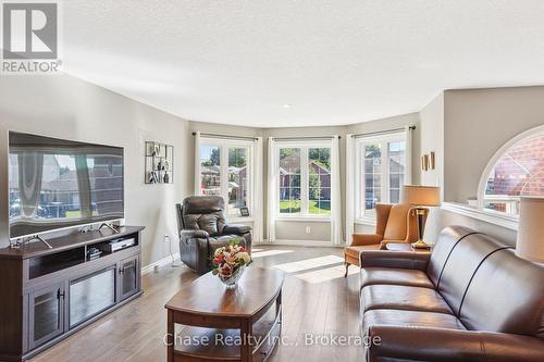 18 St Amant Road, Penetanguishene, ON - Indoor Photo Showing Living Room
