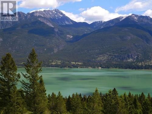 6074 Bella Vista Boulevard, Fairmont Hot Springs, BC 