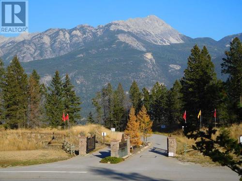 6074 Bella Vista Boulevard, Fairmont Hot Springs, BC 