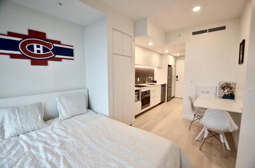 Overall view - 4714-1210 Rue Jeanne-Mance, Montréal (Ville-Marie), QC - Indoor Photo Showing Bedroom