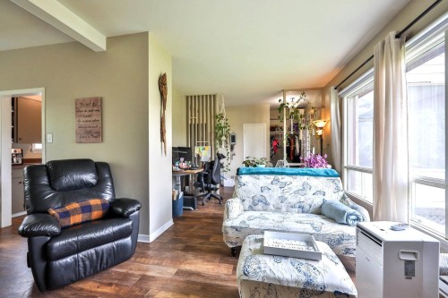 Living Room - 187  - 189 Rue Principale S., Maniwaki, QC - Indoor Photo Showing Living Room