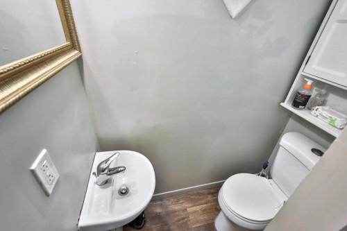 Bathroom - 187  - 189 Rue Principale S., Maniwaki, QC - Indoor Photo Showing Bathroom