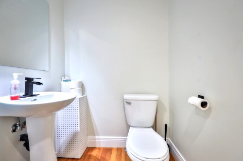 Bathroom - 187  - 189 Rue Principale S., Maniwaki, QC - Indoor Photo Showing Bathroom