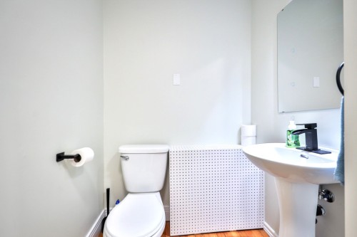 Bathroom - 187  - 189 Rue Principale S., Maniwaki, QC - Indoor Photo Showing Bathroom