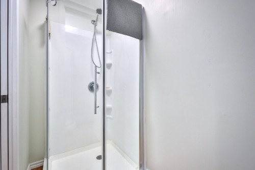 Bathroom - 187  - 189 Rue Principale S., Maniwaki, QC - Indoor Photo Showing Bathroom