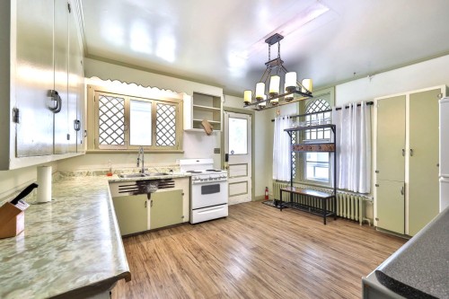 Kitchen - 187  - 189 Rue Principale S., Maniwaki, QC - Indoor Photo Showing Kitchen With Double Sink