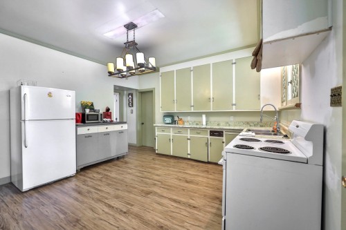 Kitchen - 187  - 189 Rue Principale S., Maniwaki, QC - Indoor Photo Showing Kitchen