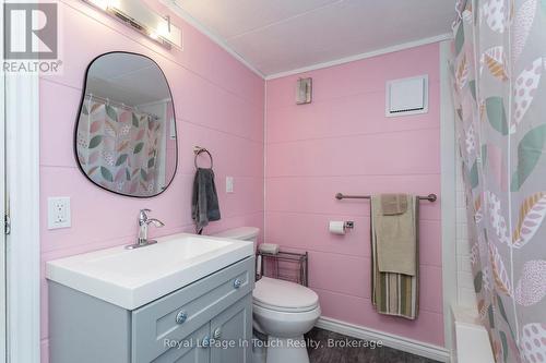 30 Lakeshore Road, Midland, ON - Indoor Photo Showing Bathroom