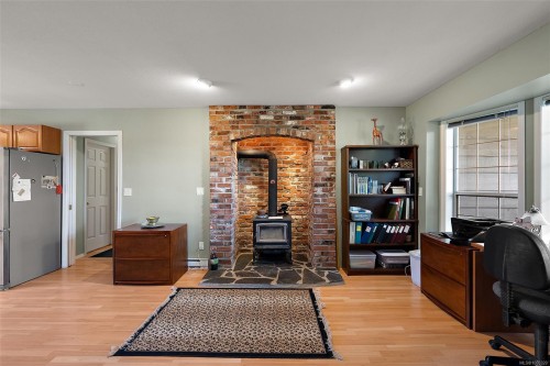 10650 West Saanich Rd, North Saanich, BC 