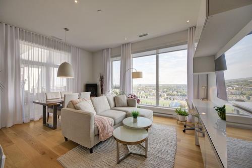 Salon - 1702-1400 Rue Lucien-Paiement, Laval (Laval-Des-Rapides), QC - Indoor Photo Showing Living Room