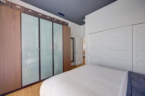 Chambre à coucher - 1702-1400 Rue Lucien-Paiement, Laval (Laval-Des-Rapides), QC - Indoor Photo Showing Bedroom