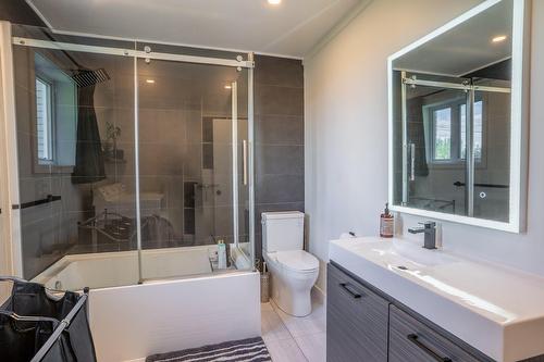 Bathroom - 645 175E Rue, Saint-Georges, QC - Indoor Photo Showing Bathroom