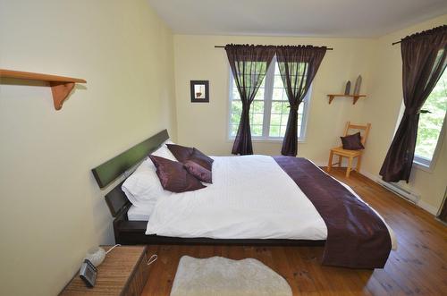 Primary bedroom - 142 Ch. De L'Orée-Des-Lacs, Mont-Tremblant, QC - Indoor Photo Showing Bedroom