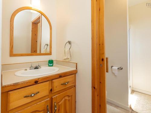 194 Thomas Road, Cape Forchu, NS 