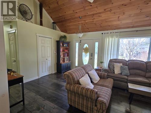 7 Youngsville Drive, Kippens, NL - Indoor Photo Showing Living Room