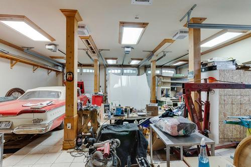 Garage - 5310 Boul. Des Laurentides, Laval (Auteuil), QC - Indoor