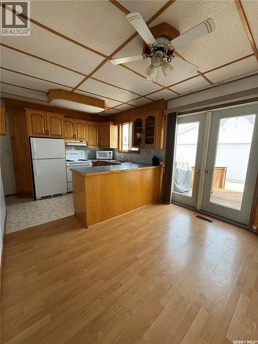 715 6Th Avenue, Hudson Bay, SK - Indoor Photo Showing Kitchen
