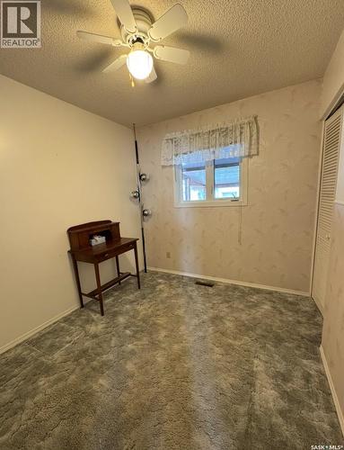 715 6Th Avenue, Hudson Bay, SK - Indoor Photo Showing Other Room