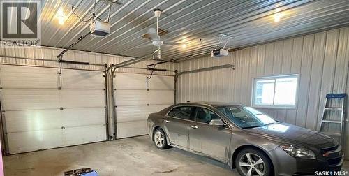 715 6Th Avenue, Hudson Bay, SK - Indoor Photo Showing Garage