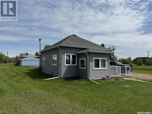 2009 Connaught Street, Regina, SK - Outdoor