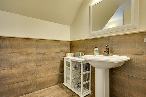 Bathroom - 247 Ch. Des Cèdres, Sainte-Anne-Des-Lacs, QC - Indoor Photo Showing Bathroom