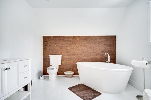 Bathroom - 247 Ch. Des Cèdres, Sainte-Anne-Des-Lacs, QC - Indoor Photo Showing Bathroom