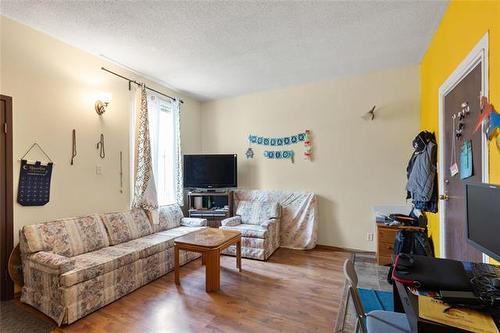 541 Langevin St, Winnipeg, MB 