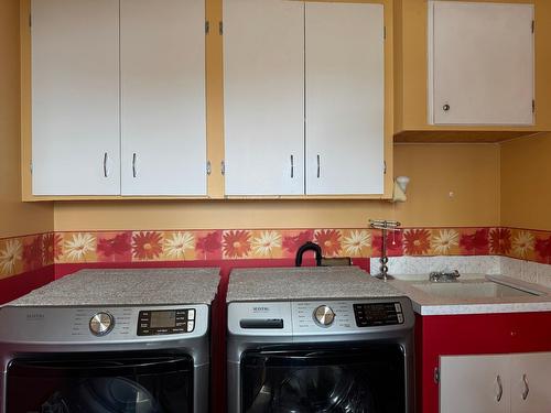 Salle de lavage - 57 18E Rue, Rouyn-Noranda, QC - Indoor Photo Showing Laundry Room
