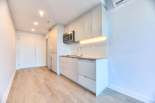 Kitchen - 213-2660 Rue Ontario E., Montréal (Ville-Marie), QC - Indoor Photo Showing Kitchen