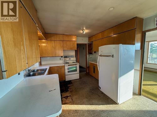 11415 Giants Head Road, Summerland, BC - Indoor Photo Showing Kitchen With Double Sink
