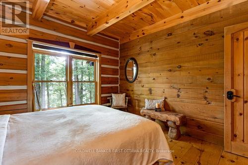 2275 Palmerston Lake, Frontenac (Frontenac North), ON - Indoor Photo Showing Bedroom