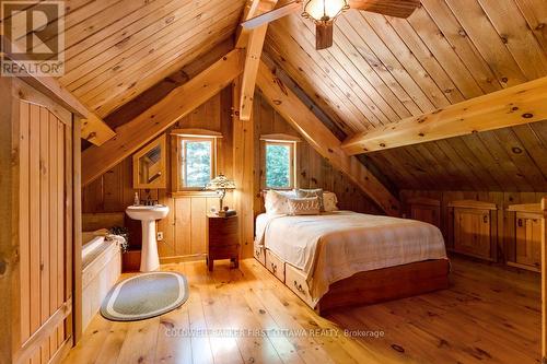 2275 Palmerston Lake, Frontenac (Frontenac North), ON - Indoor Photo Showing Bedroom