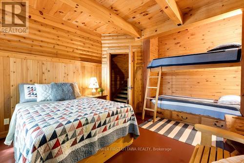 2275 Palmerston Lake, Frontenac (Frontenac North), ON - Indoor Photo Showing Bedroom
